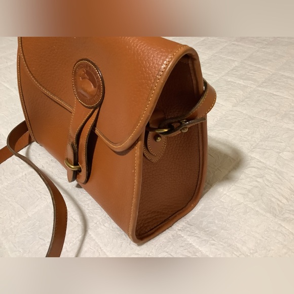 DOONEY & BOURKE VINTAGE 90s ESSEX CROSSBODY  LEATHER